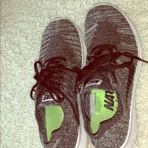 Women’s Nike Free Run Flyknit Shoes